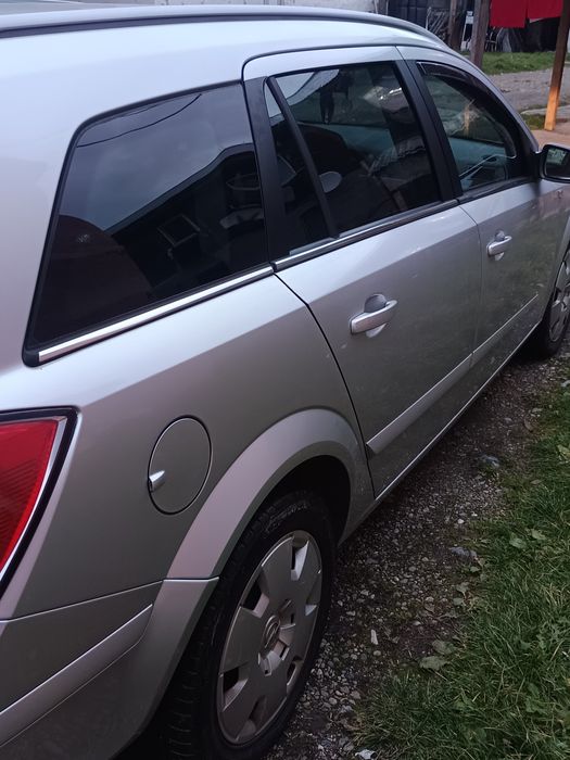 Vând urgent  Opel Astra Station Wagon  1900€