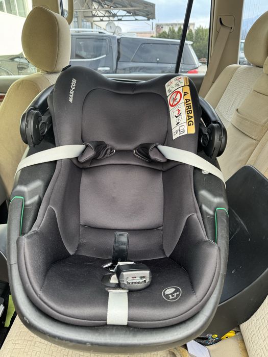 Столче за кола  и база