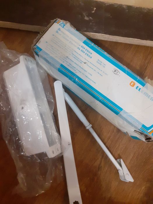 Доводчик дверной