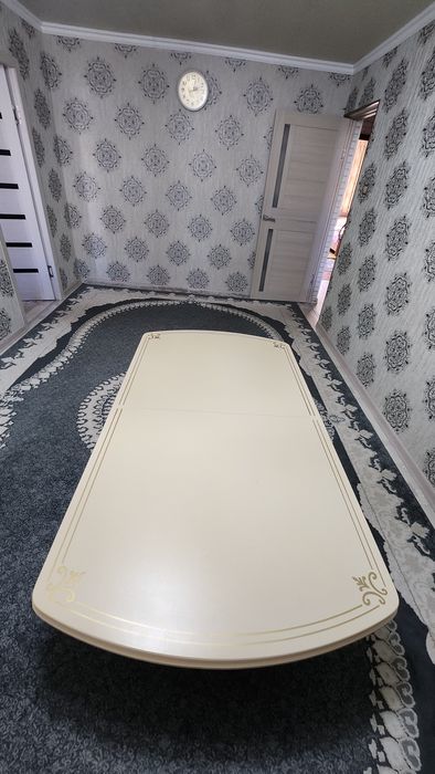 Мебель напольный стол