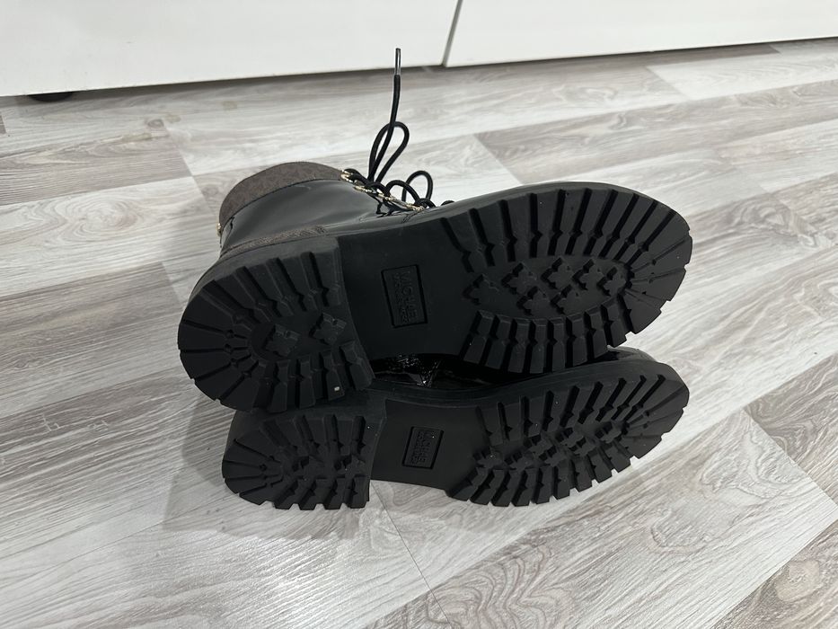 Michael Kors боти