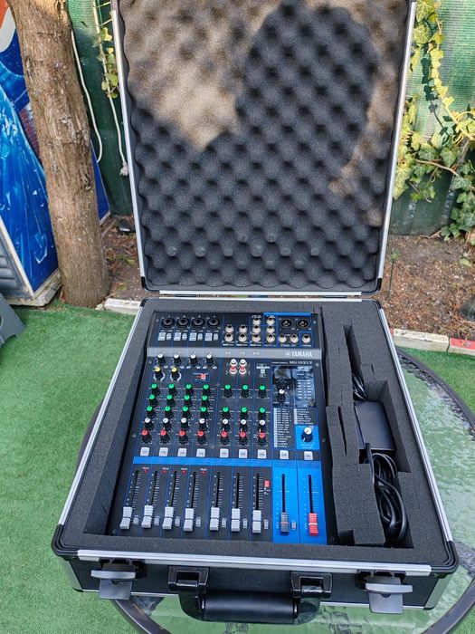 Vind mixer Yamaha cu case și amplificator crown  xls 1502