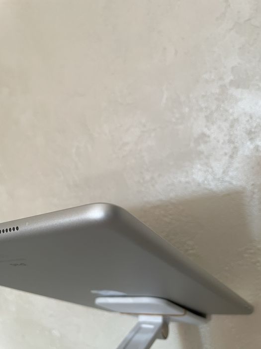 iPad gen8, 32Gb.