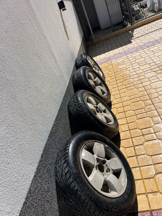 Джанти с гуми за джип Гранд Чероки