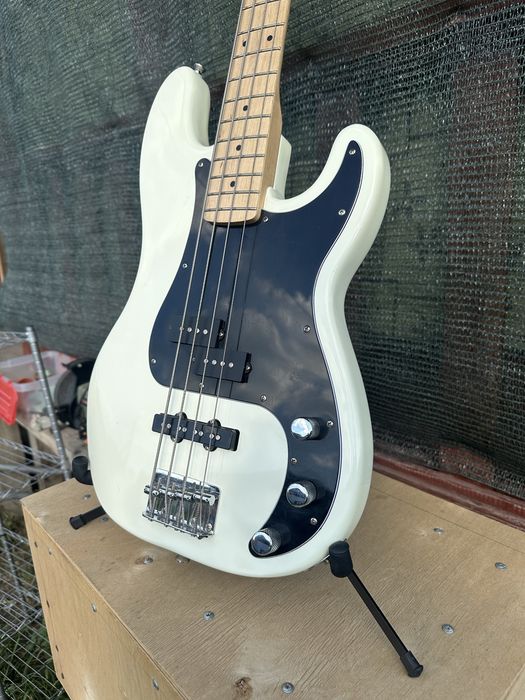 Бас гитара Squier Affinity Series Precision Bass