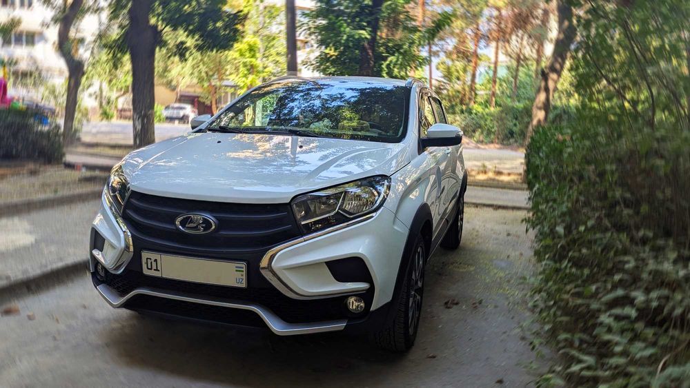 LADA XRAY CROSS / 1.8 / 2021 / Full Luxy Позиция в отличном состоянии