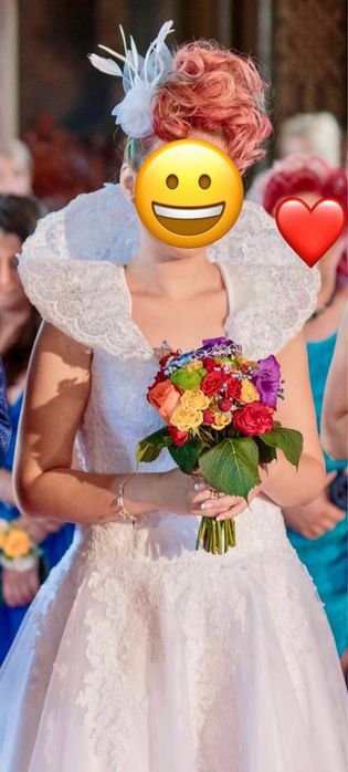 Rochie mireasă cu guler, scurtă în partea din față