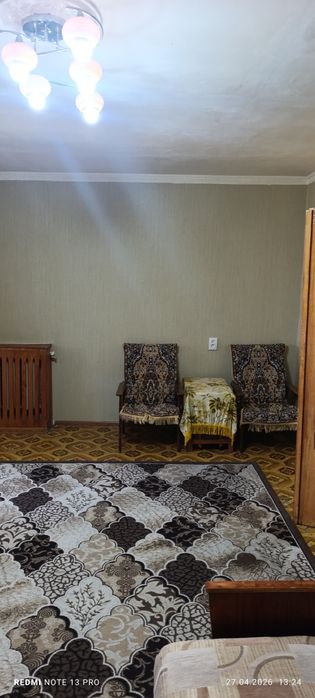 Аренда Юнусабад -18 1 комнатная квартира переделанная в двух с ОБСТАН