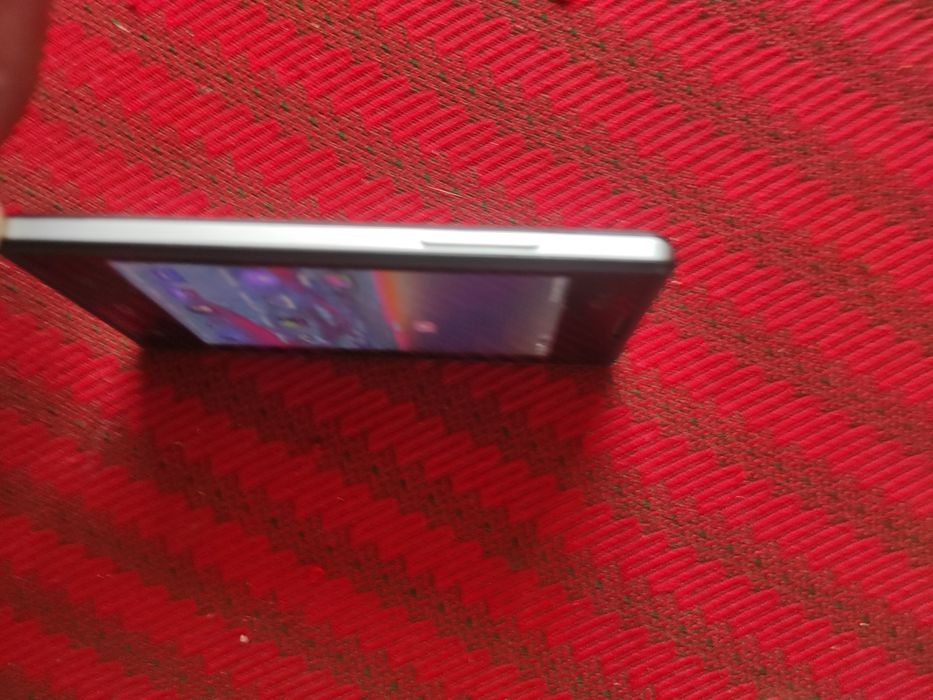 Telefonu cu touchscreen și cameră video
