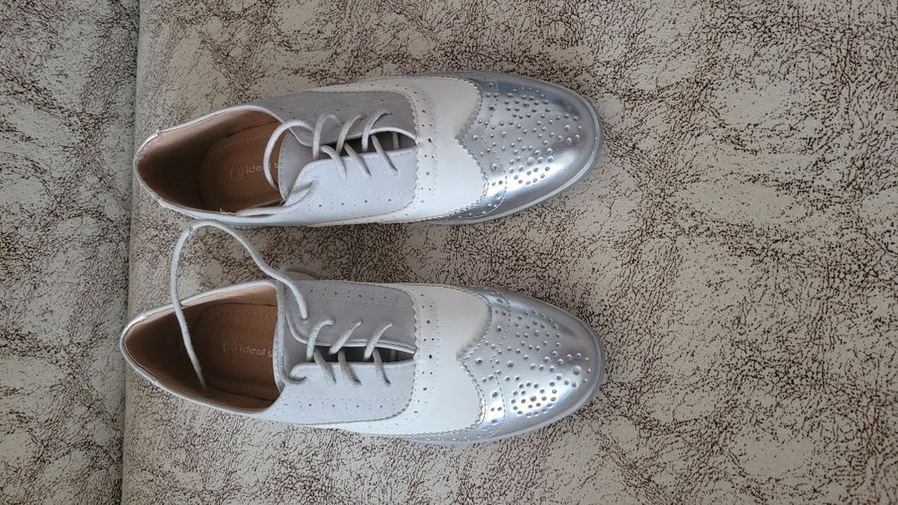 Продам босоножки.