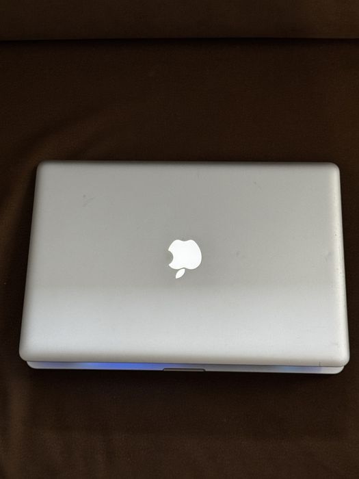 Macbook Pro Mid 2012 15' 16GB ram 240 GB SSD