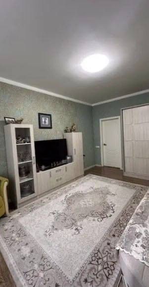 Нукусская Продаётса 1/8/16 срочна 1-нотариальная 42кв.м