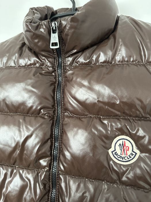 Чисто нови дамски елеци , единични бройки!