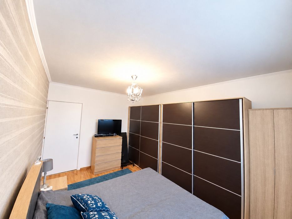 Închiriez apartament