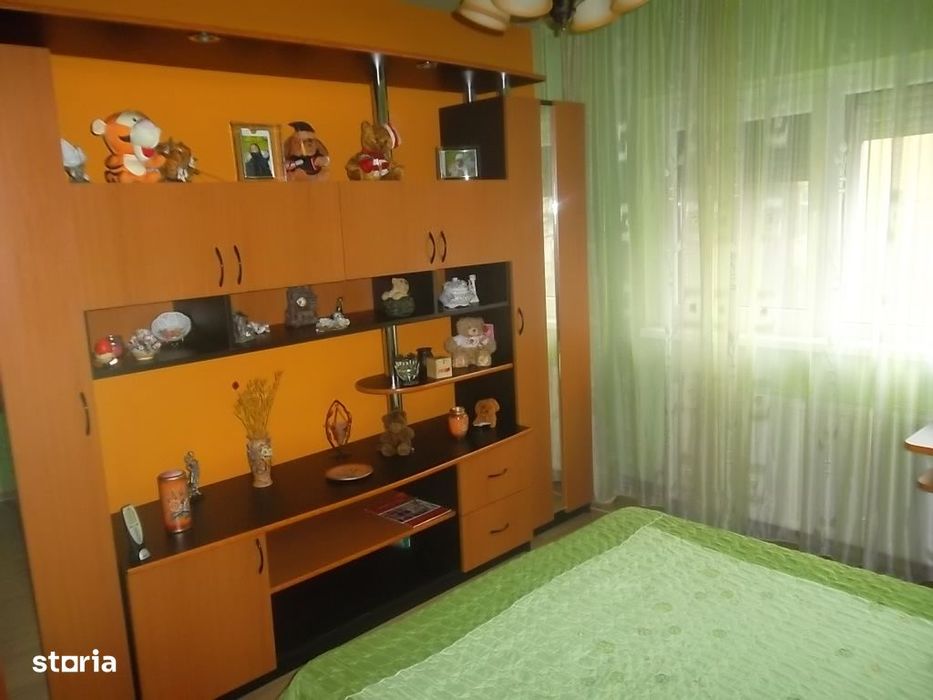 Inchiriez apartament 2 camere decomandat Deva, Mihai Viteazu, etaj 2,