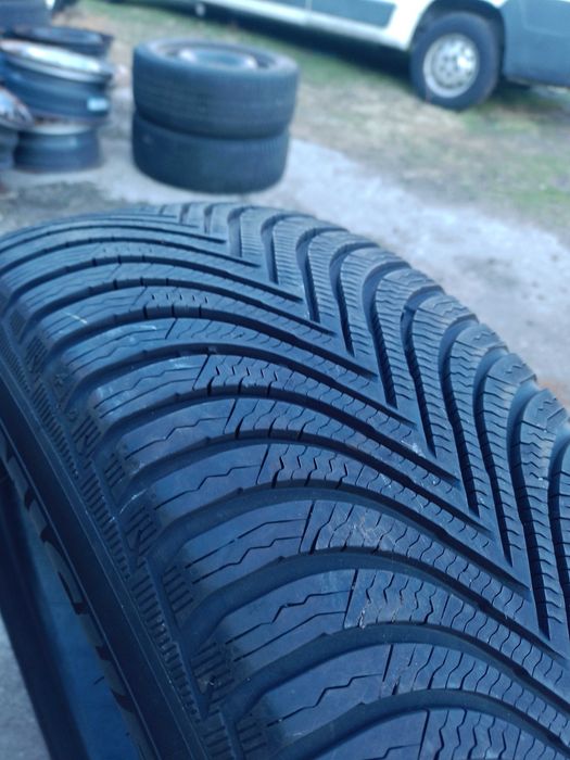 1 брой 225 55 17 цола Michelin