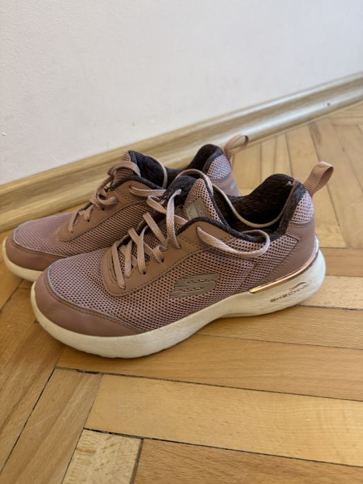 Adidasi Skechers dama marimea 36