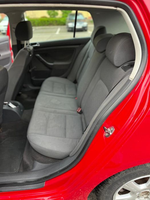 Se vinde  golf 5 fsi