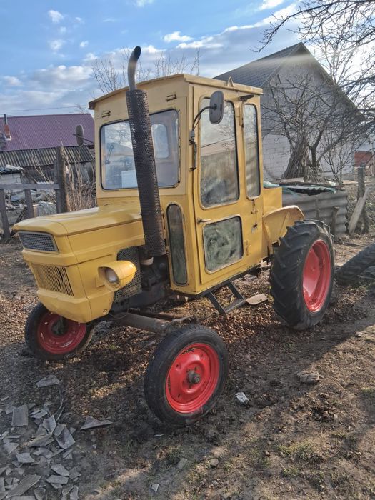 Vand tractoras fiat in 2 pistoane