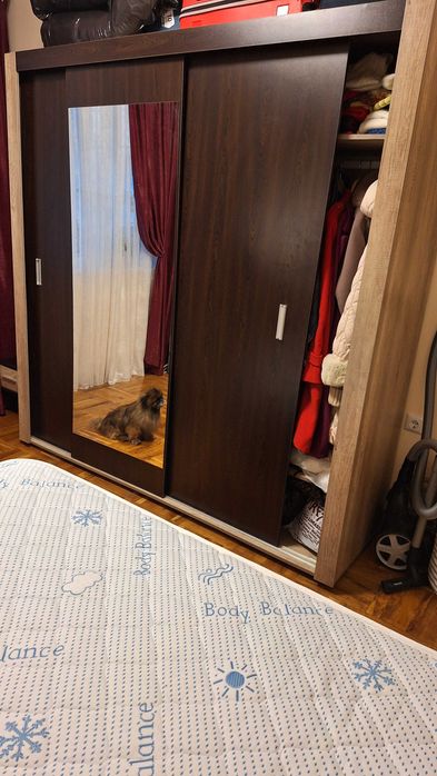 Спален комплект - спалня, матрак, гардероб, скрин и 2 шкафчета.