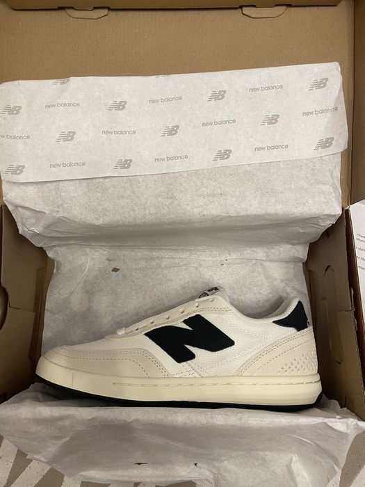 Продам оригинальные кроссовки New Balance Numeric 440