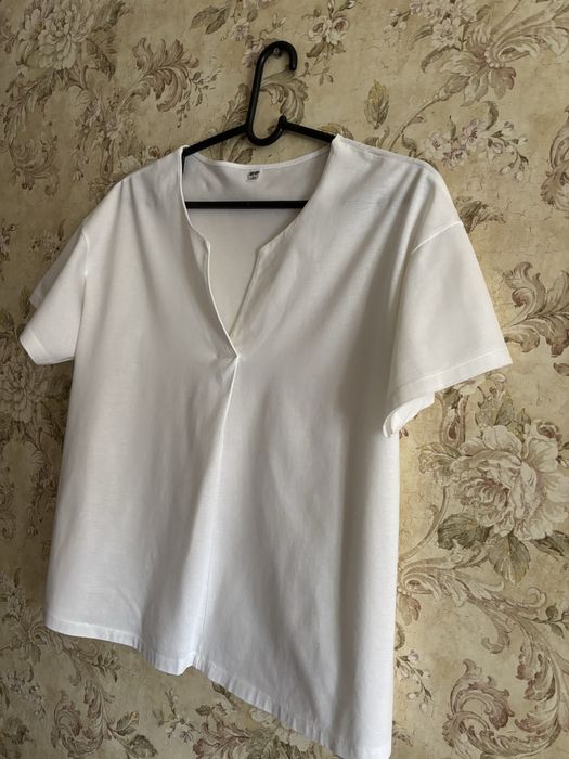 Майка Uniqlo белая.