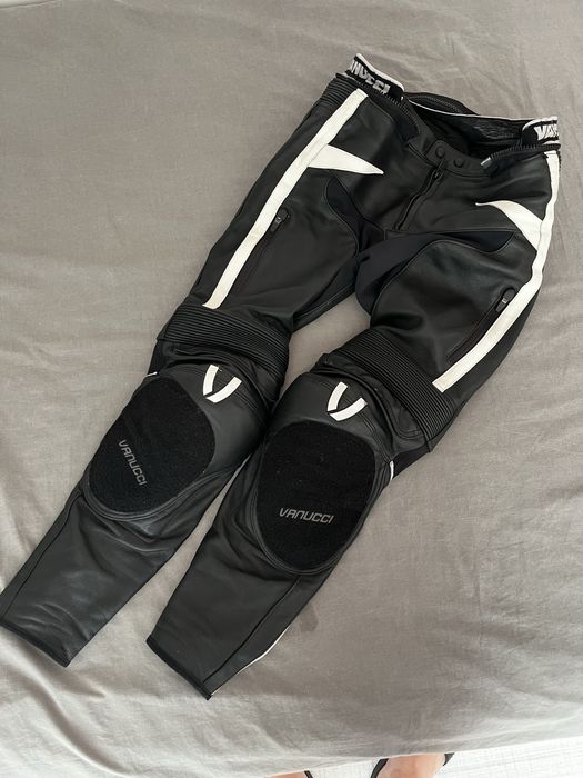 Кожен пантолон Vanucci