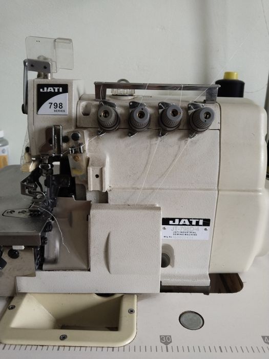 Швейные  машина оберлок