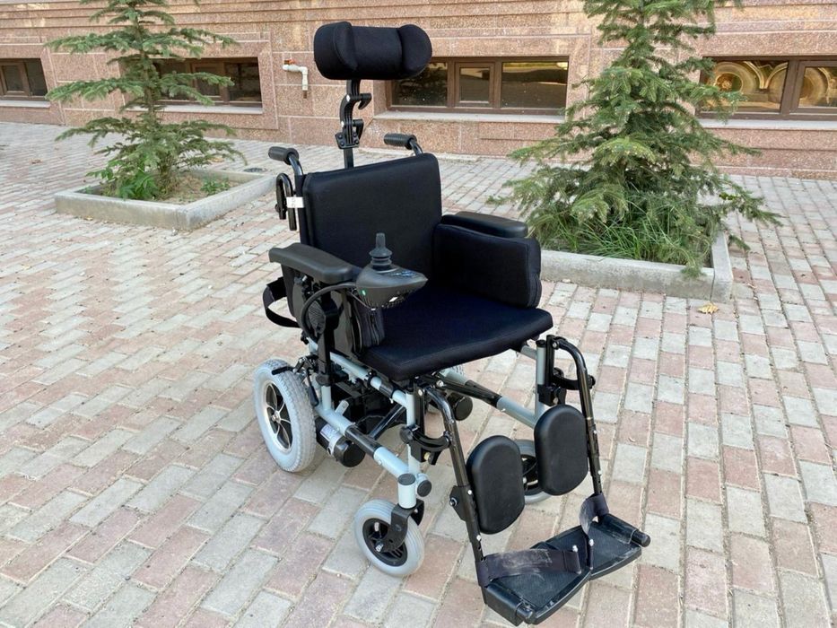 Инвалидое кресло с электроприводом
