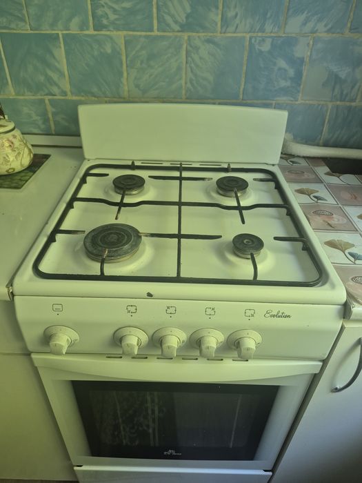 Продам газовую плиту