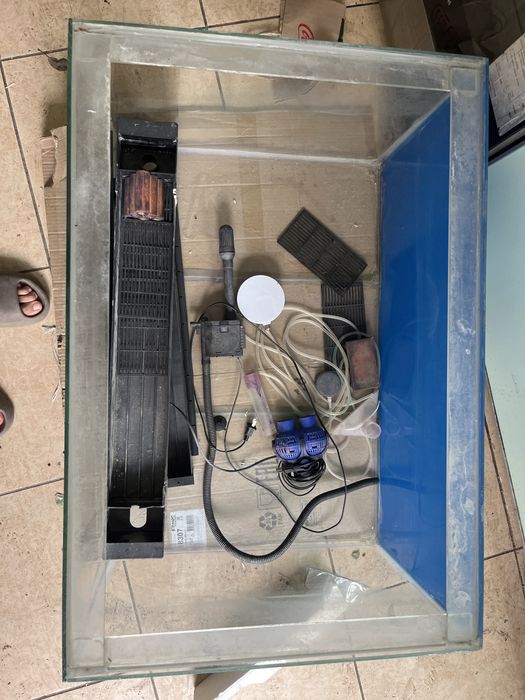 Аквариум продам       .