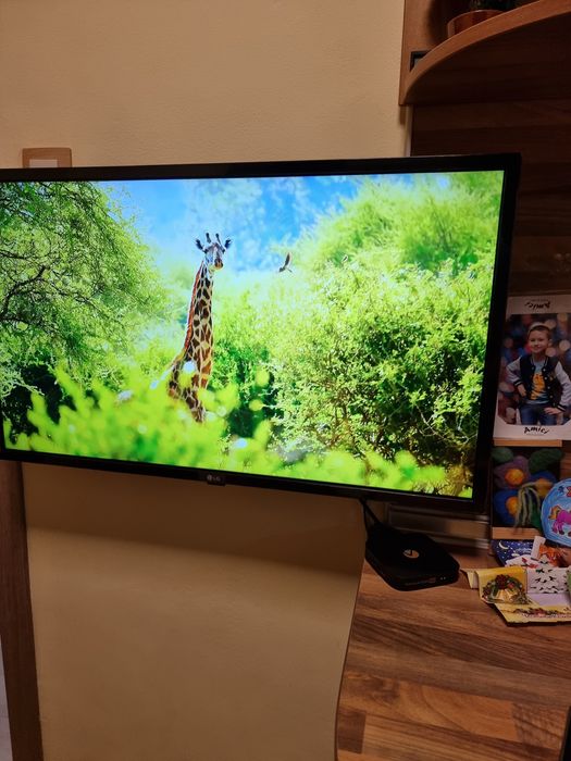 Смарт телевизор LG  32 инча - Full HD Smart LED