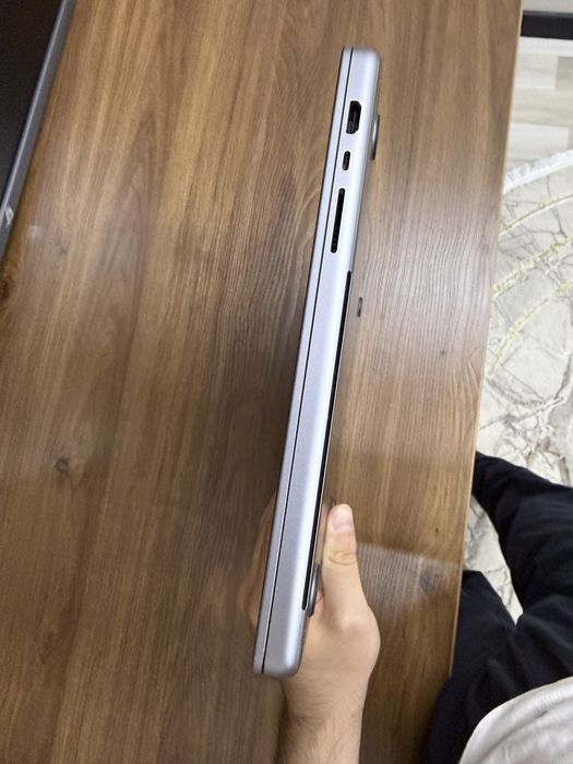 Продам Macbook pro 16 2 pro