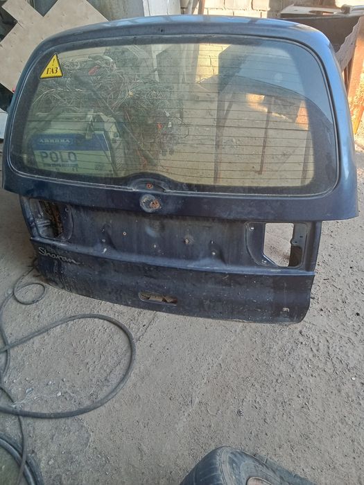 Продам крышку багажника на Фольксваген шаран