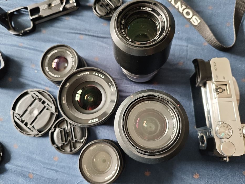 Sony a6100 + 5 obiective si accesorii