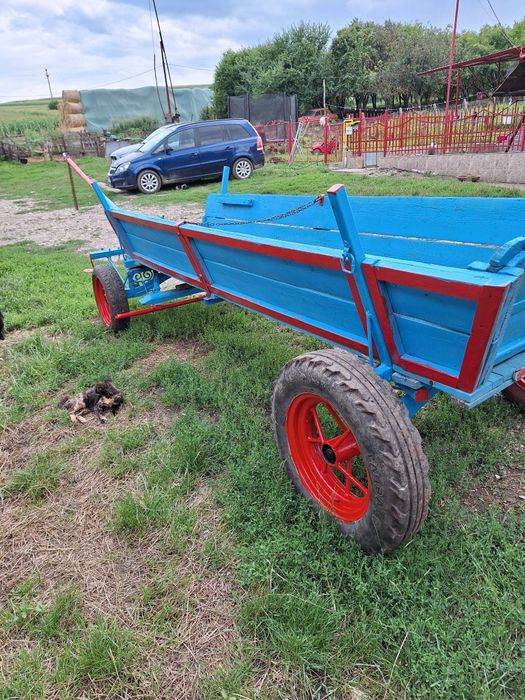 Vand căruță .pt un cal sau doi