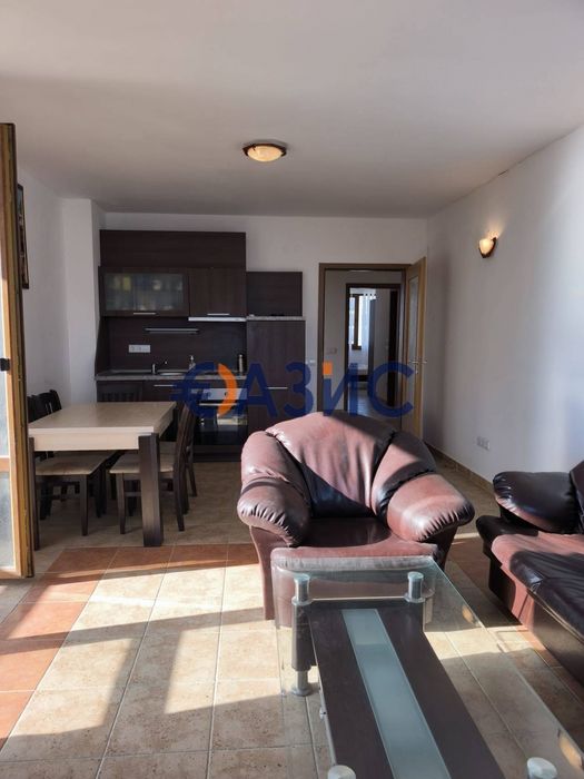 Апартамент с 2 спални в жилищна сграда на първа линия, Паркомясто, без