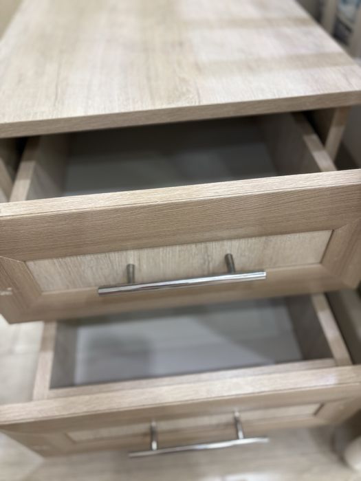 Продам тумбочку прикроватную