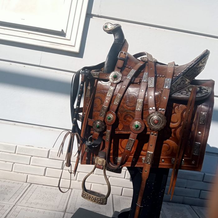 Ертоқым,  седло,  ертокым