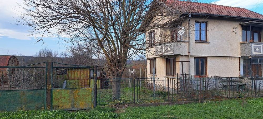 Къща в с. Загорци, обл.Бургас