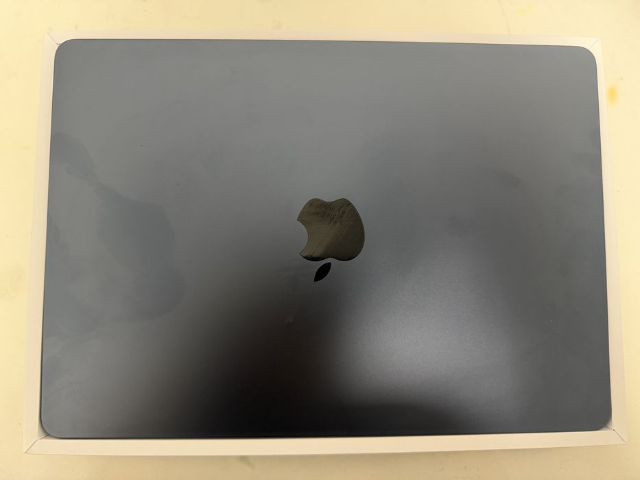 Macbook Air 13 2022год