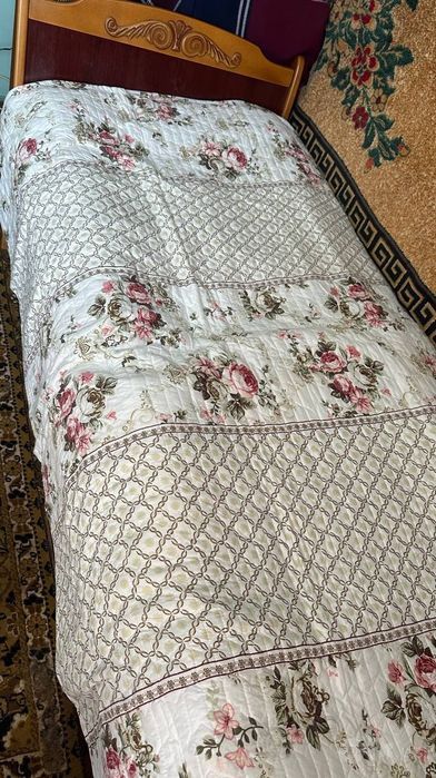 Спальные кровать