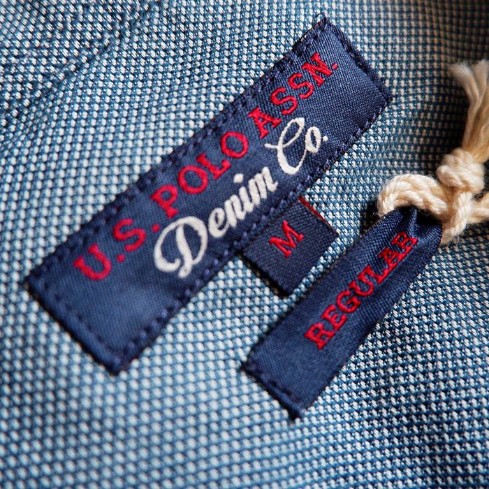 Продается джинсовая рубашка US Polo. Идеально на весну-осень.