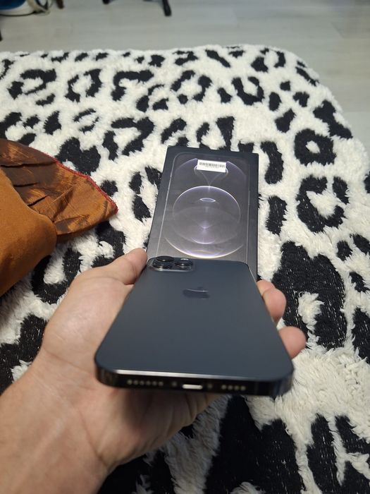 Vând/schimb iphone 12 pro max impecabil