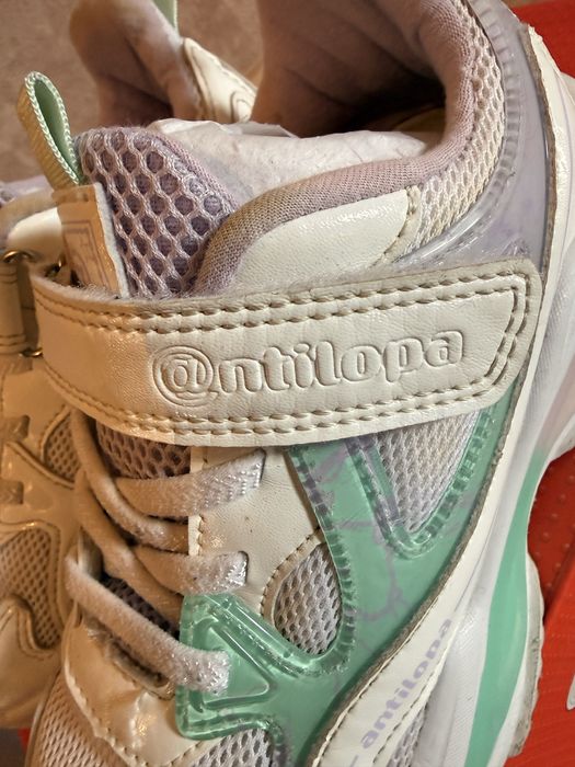 Кроссовки для девочки