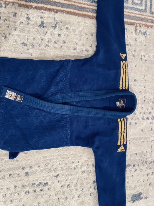 Кимано адидас,Ессимо