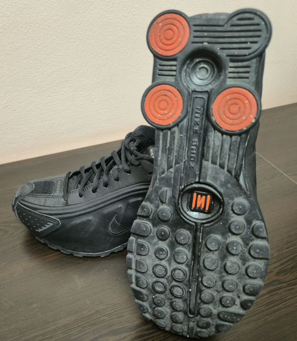 Маратонки NIKE SHOX R4