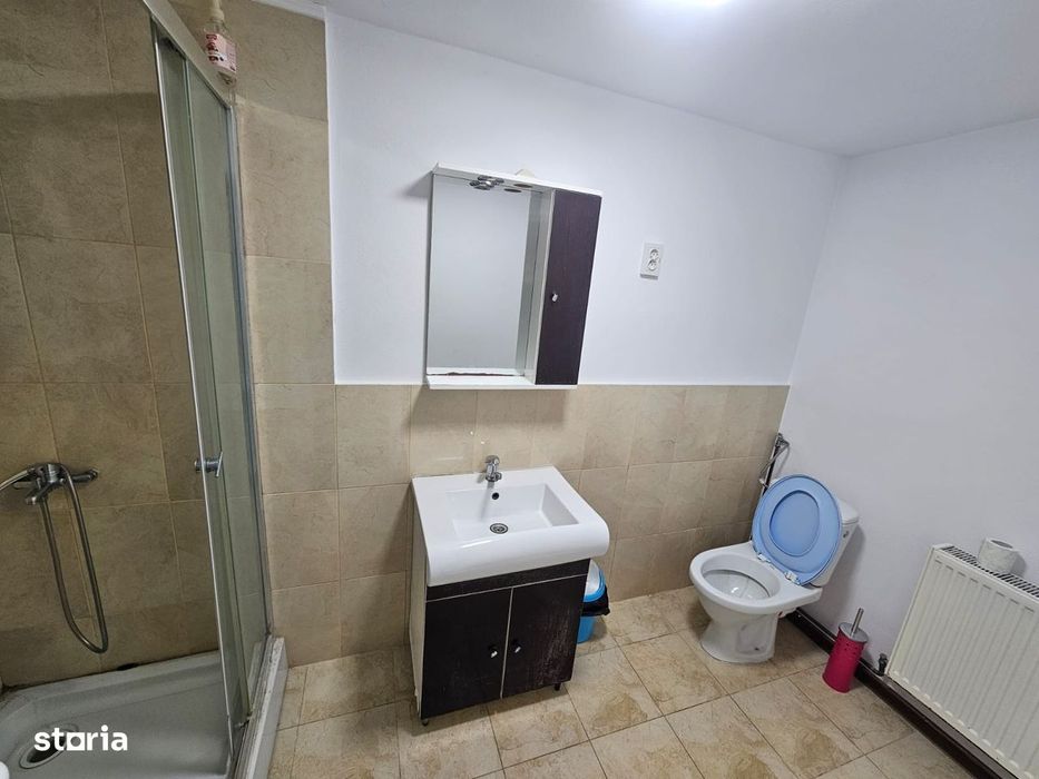 Casă de închiriat în Curtea de Argeș.