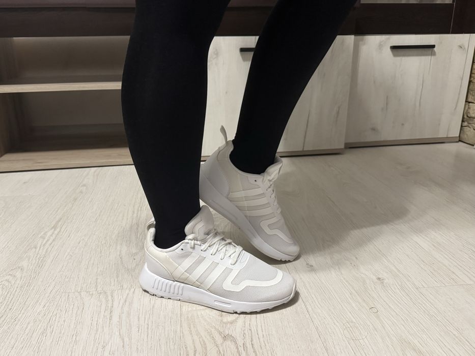 —-Adidas albi——-