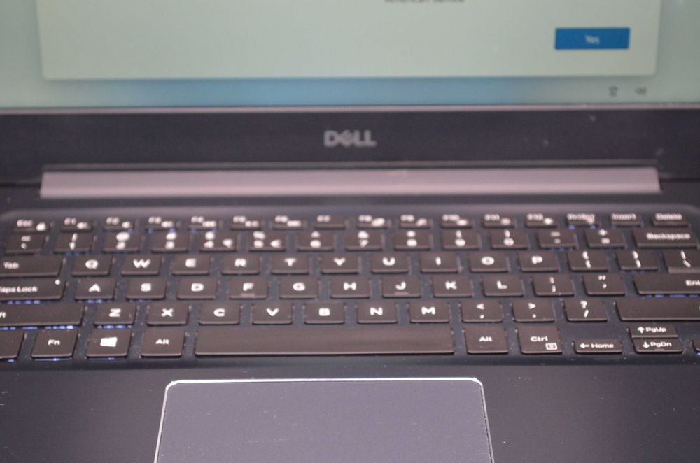 Laptop Dell Vostro 5471